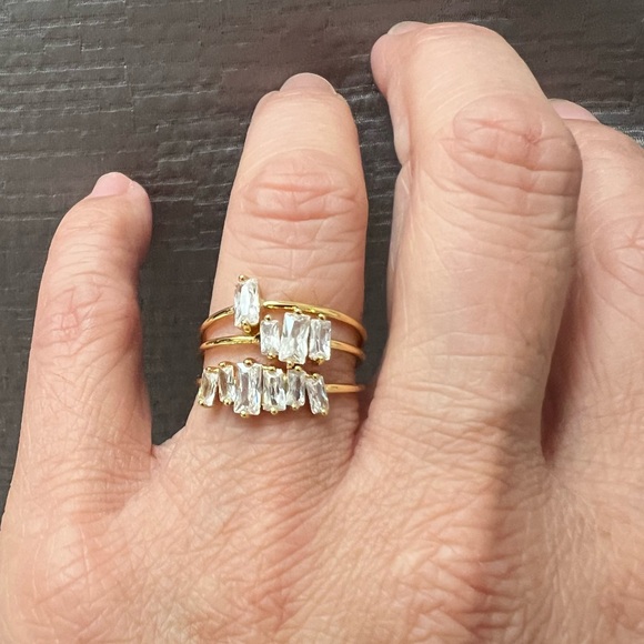 SOLD Gorjana Gold Amara Ring Set - SIZE 6 - Picture 5 of 6